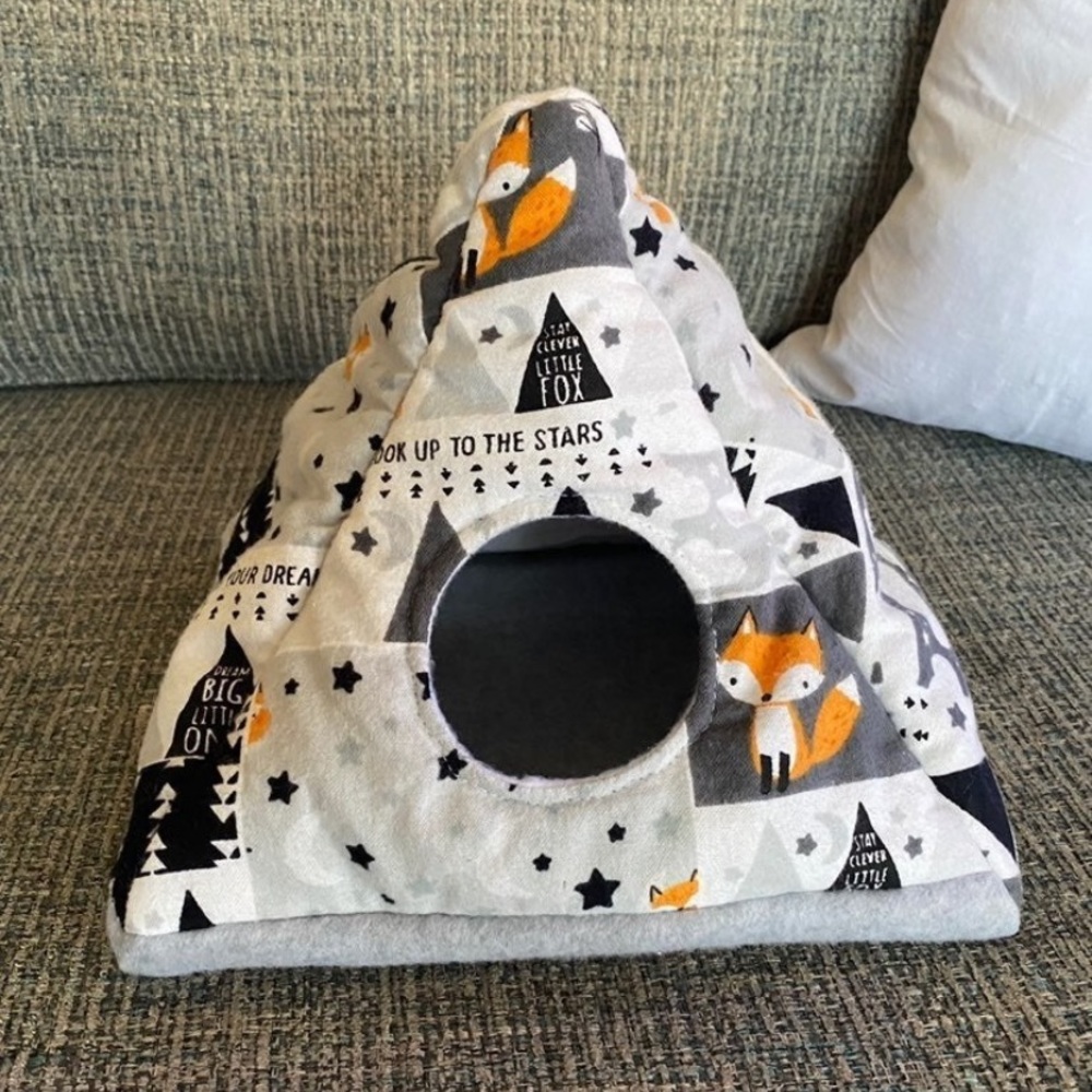 Pet guinea pig hedgehog cozy tent bed